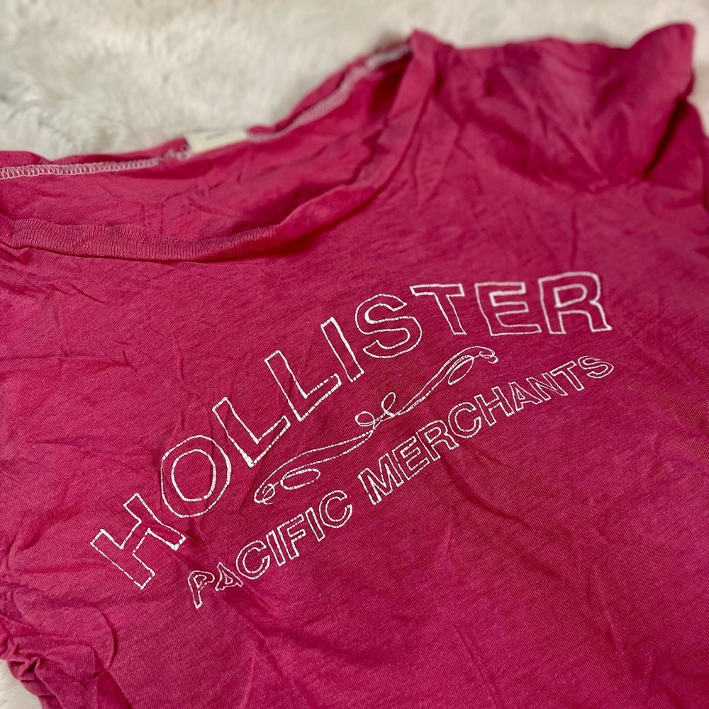 Women’s Y2K Hollister Baby Tee